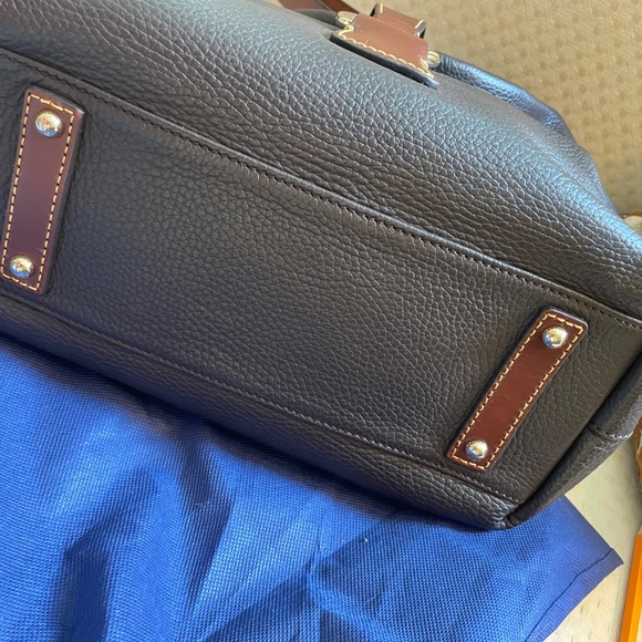 Dooney & Bourke Pebbled Leather Hobo Logo Hook Close Bag - Picture 4 of 9